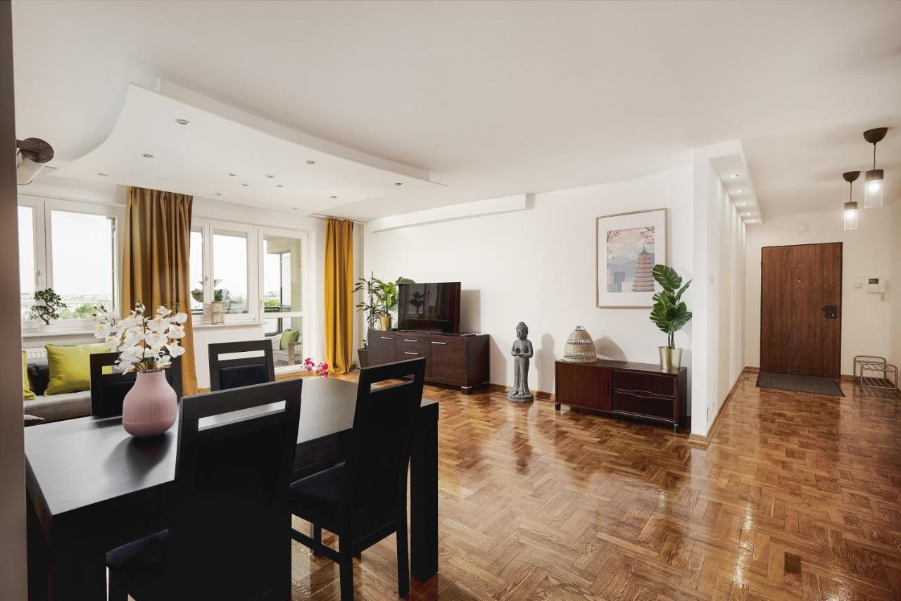 Family Apartment With A Terrace On Aleje Jerozolimskie Варшава Екстер'єр фото