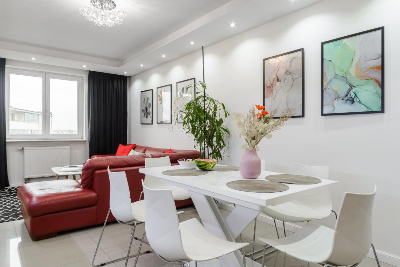 Family Apartment With A Terrace On Aleje Jerozolimskie Варшава Екстер'єр фото