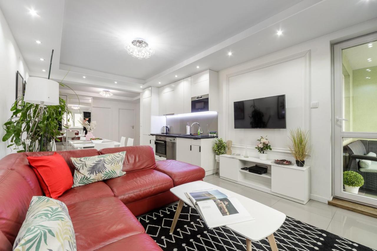 Family Apartment With A Terrace On Aleje Jerozolimskie Варшава Екстер'єр фото